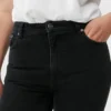 Betzy Cropped Jeans