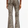 Betzy Cropped Jeans in Leopard Print