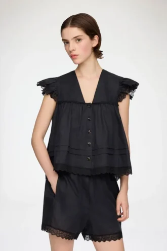 Blouse in Black Linen