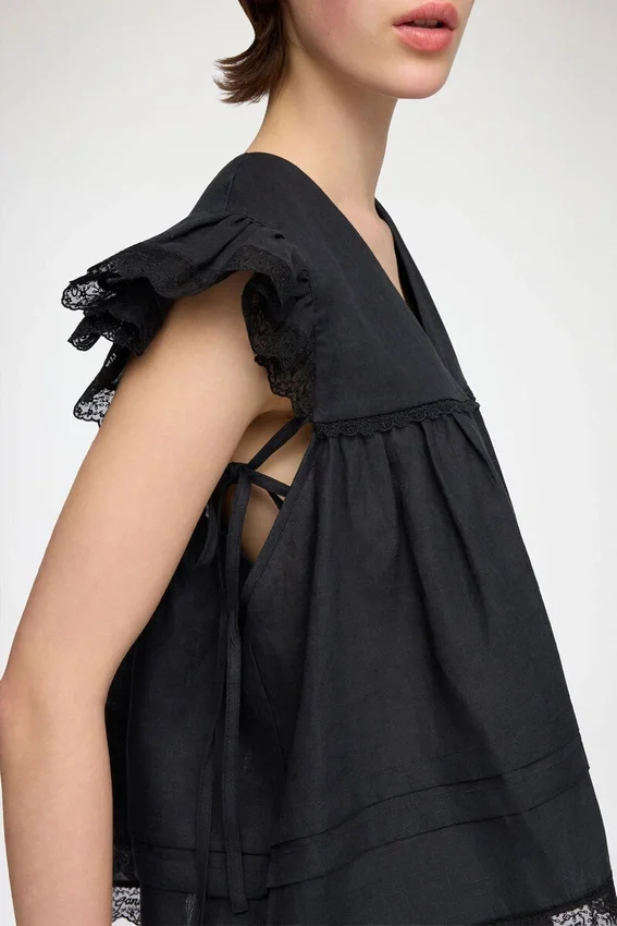 Blouse in Black Linen Blouse in Black Linen