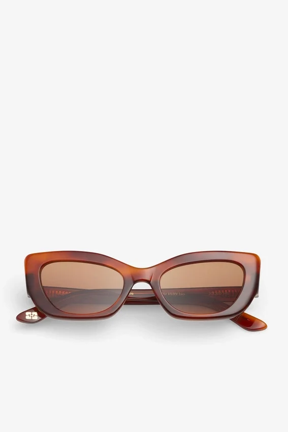 GANNI x Ace & Tate Tiger’s Eye Sadie Sunglasses GANNI x Ace & Tate Tiger’s Eye Sadie Sunglasses