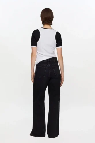 Izey Jeans in Black Rigid Denim